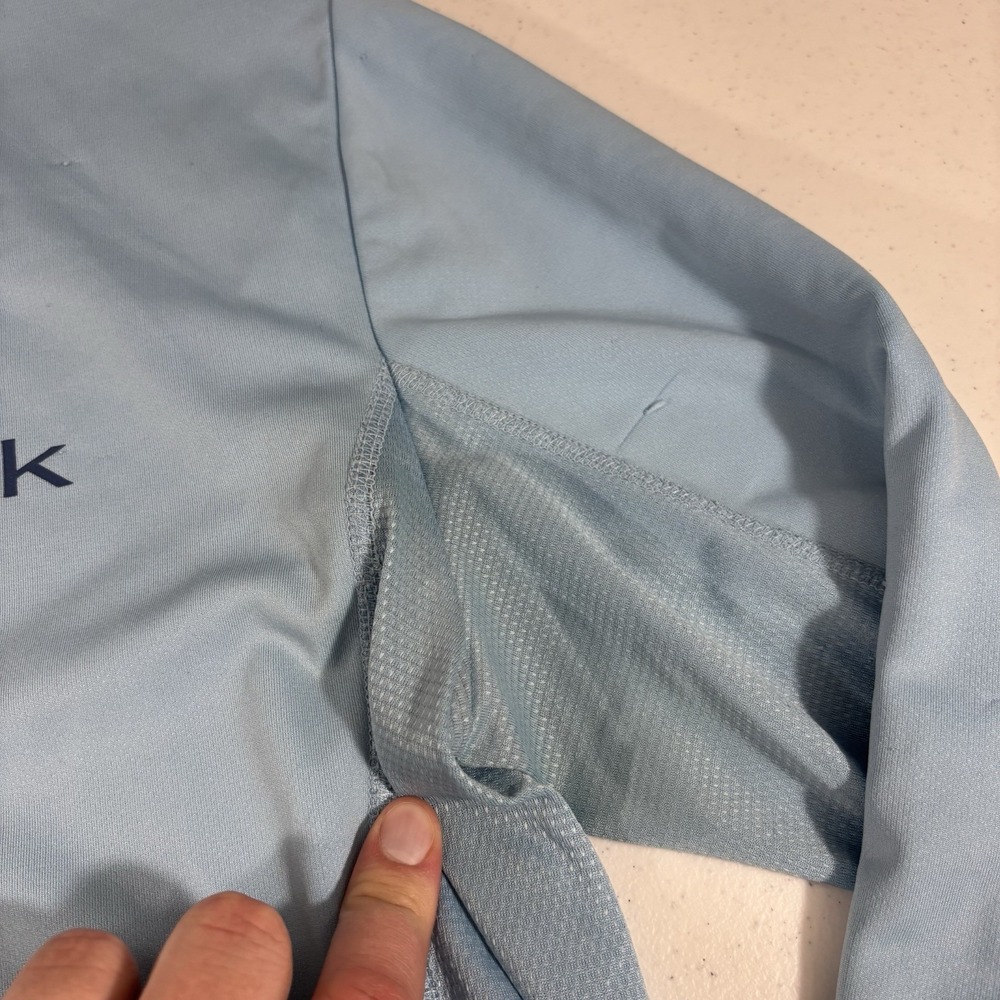 FLAWS! HUK Icon X Light Blue Solid Fishing Performance L/S Shirt Blue Size M - Picture 9 of 13